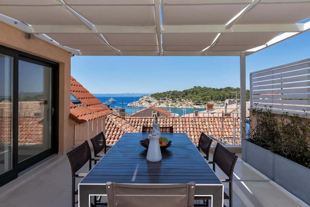 The Square Makarska, Lux App In The Heart Of The City Exterior photo